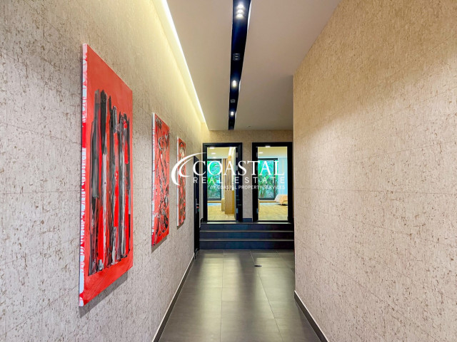 บ้านสำหรับขายที่พระตำหนัก