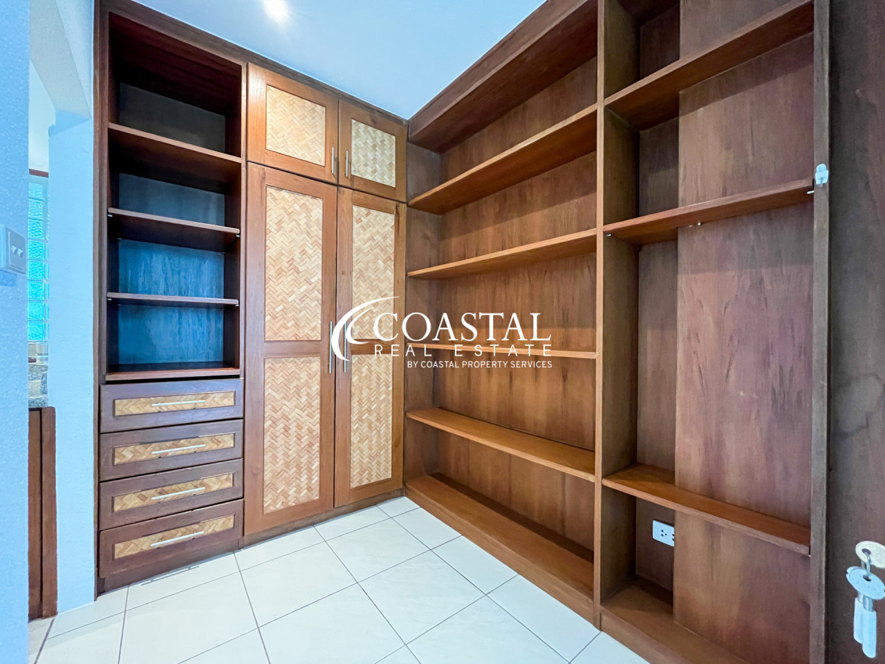 Condo For Sale Pratumnak