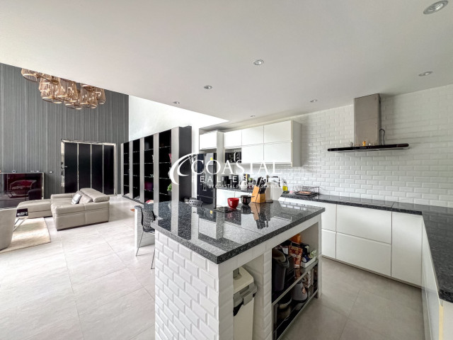 บ้านสำหรับขายที่พระตำหนัก