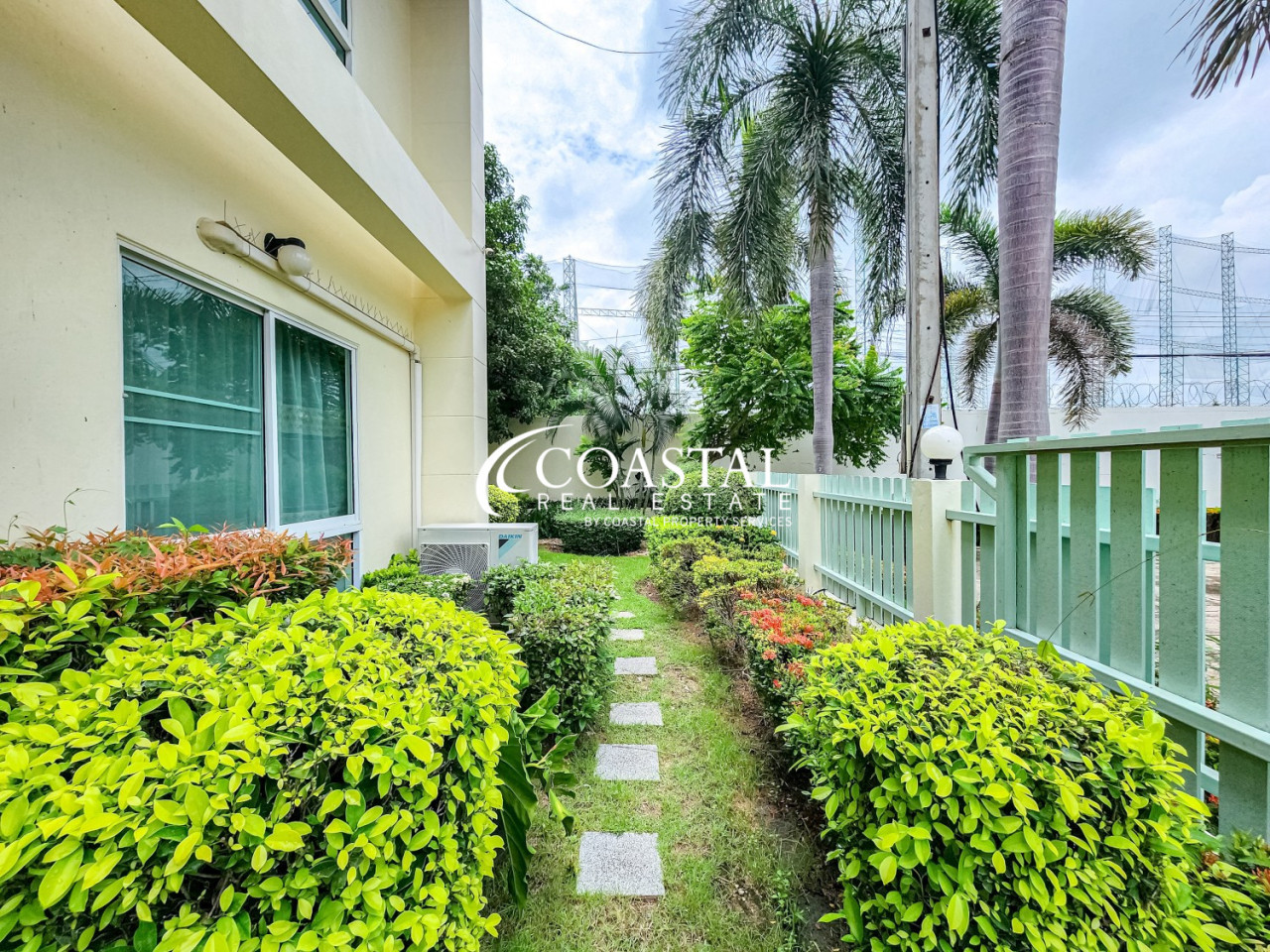 ทาวน์เฮ้าส์สำหรับขายที่พัทยาตะวันออก