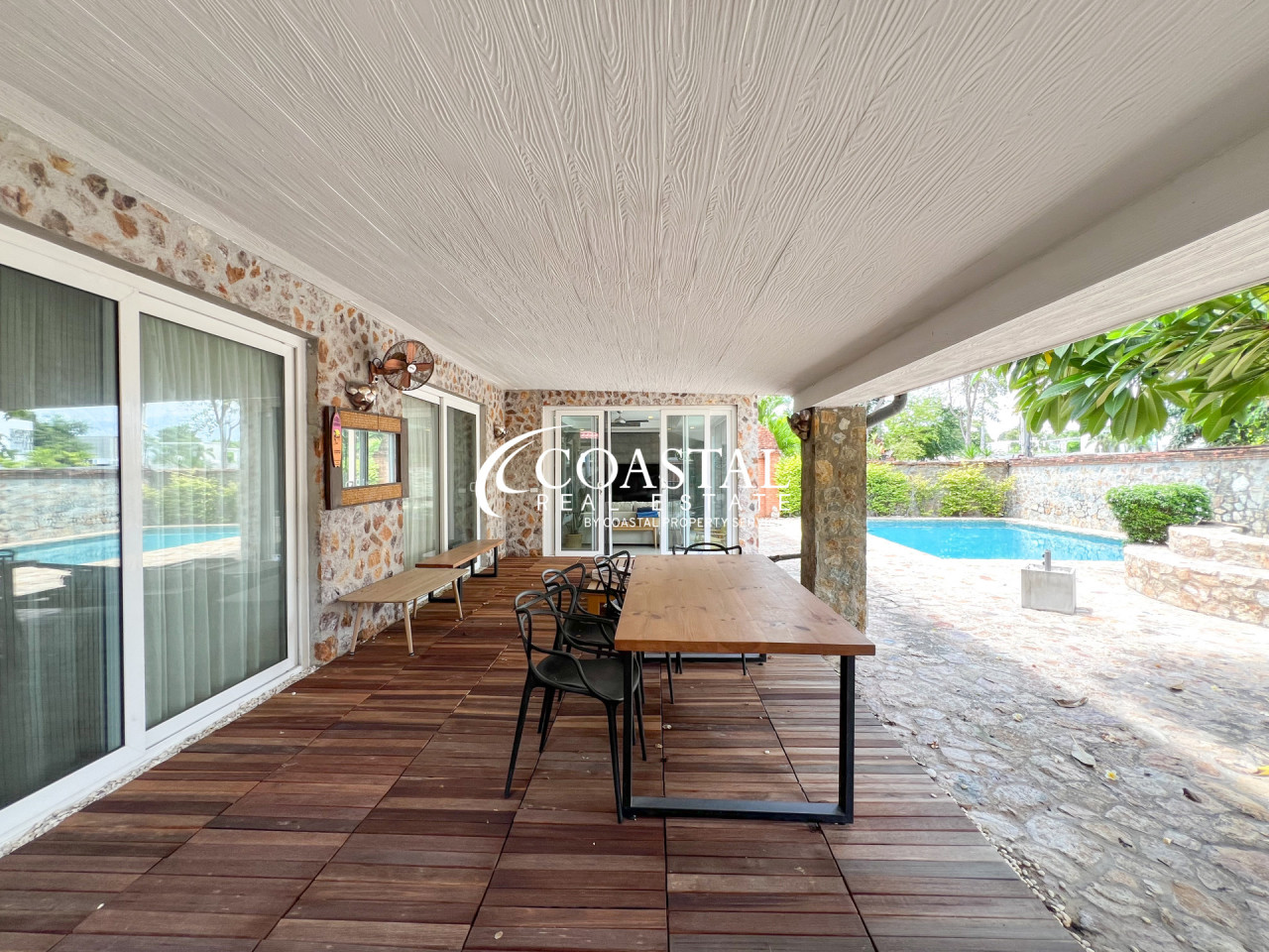 บ้านสำหรับขายที่พระตำหนัก