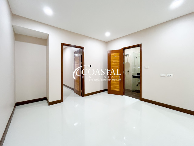 Townhouse For Sale Bang Saray