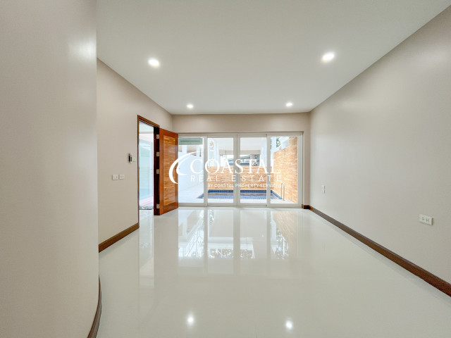 Townhouse For Sale Bang Saray