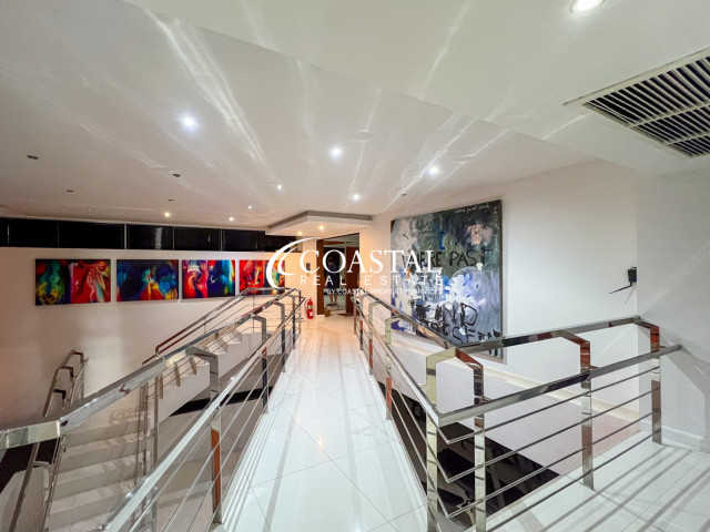 บ้านสำหรับขายที่พระตำหนัก