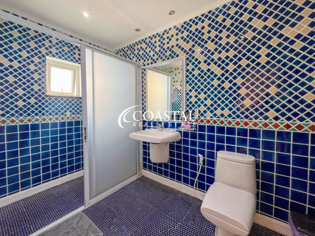 อสังหาริมทรัพย์เชิงพาณิชย์สำหรับขายที่พระตำหนัก