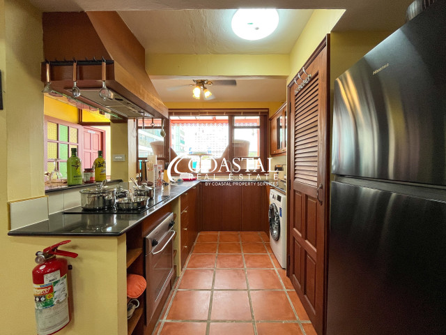 อสังหาริมทรัพย์เชิงพาณิชย์สำหรับขายที่พระตำหนัก