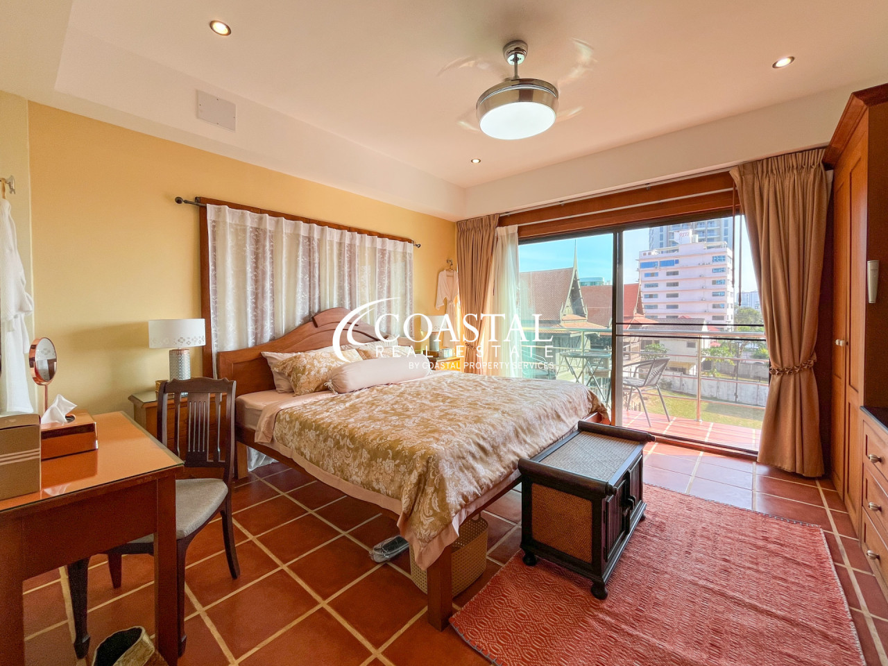 อสังหาริมทรัพย์เชิงพาณิชย์สำหรับขายที่พระตำหนัก