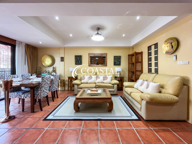 อสังหาริมทรัพย์เชิงพาณิชย์สำหรับขายที่พระตำหนัก