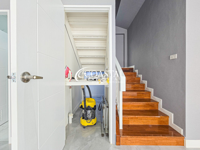 House For Sale Mabprachan/Pong