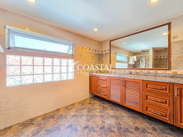 Townhouse For Sale Pratumnak