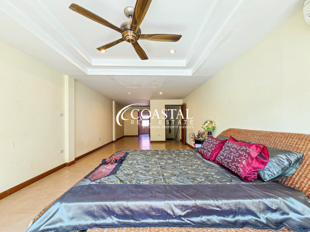 Townhouse For Sale Pratumnak