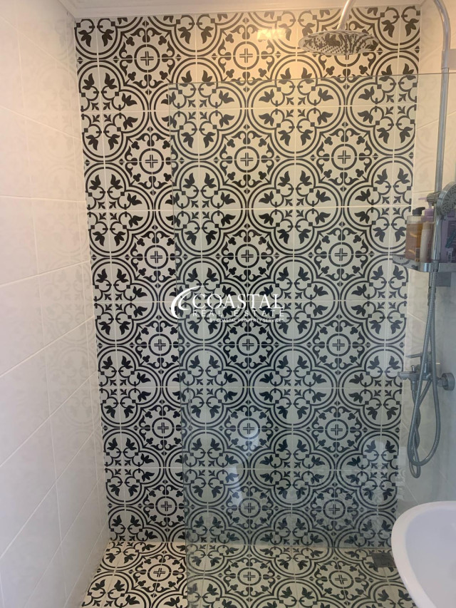 ทาวน์เฮ้าส์สำหรับขายหรือเช่าที่พระตำหนัก