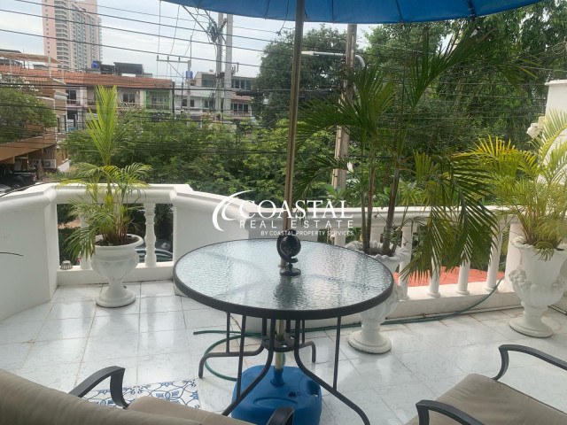 ทาวน์เฮ้าส์สำหรับขายหรือเช่าที่พระตำหนัก