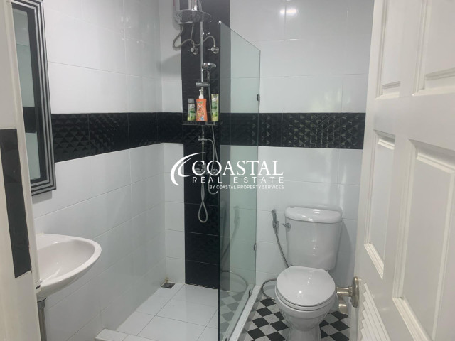 ทาวน์เฮ้าส์สำหรับขายหรือเช่าที่พระตำหนัก