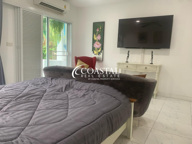 ทาวน์เฮ้าส์สำหรับขายหรือเช่าที่พระตำหนัก