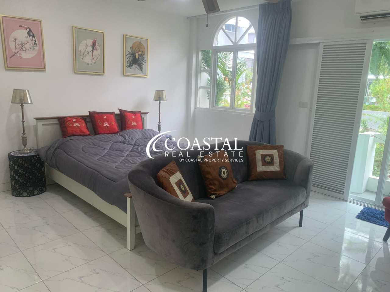 ทาวน์เฮ้าส์สำหรับขายหรือเช่าที่พระตำหนัก