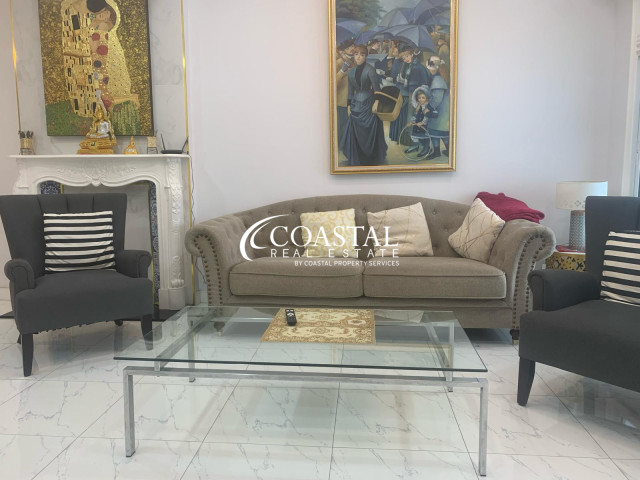 ทาวน์เฮ้าส์สำหรับขายหรือเช่าที่พระตำหนัก