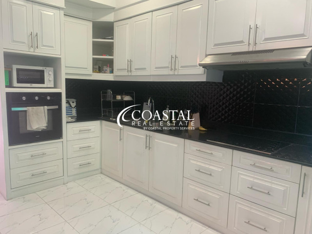 ทาวน์เฮ้าส์สำหรับขายหรือเช่าที่พระตำหนัก