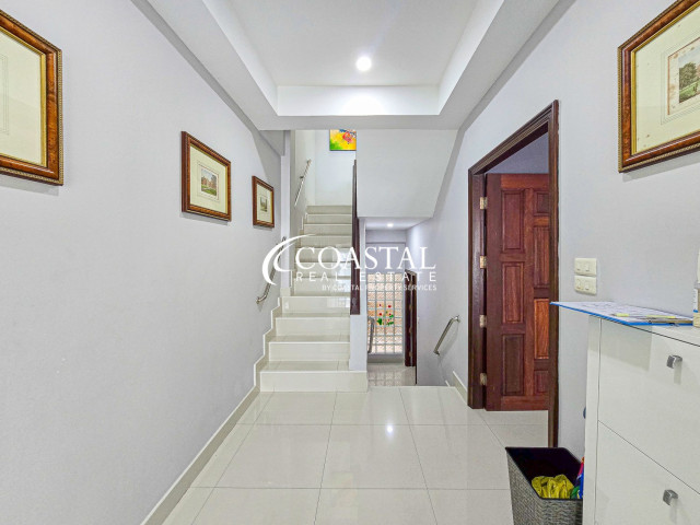 Townhouse For Sale Pratumnak
