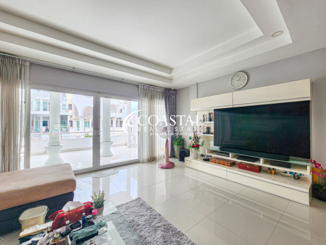 Townhouse For Sale Pratumnak