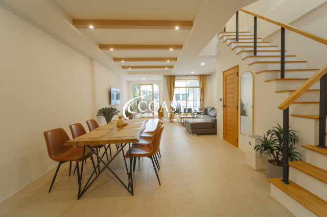 ทาวน์เฮ้าส์สำหรับเช่าที่วงศ์อมาตย์