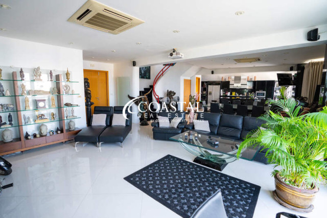Condo For Sale Pratumnak