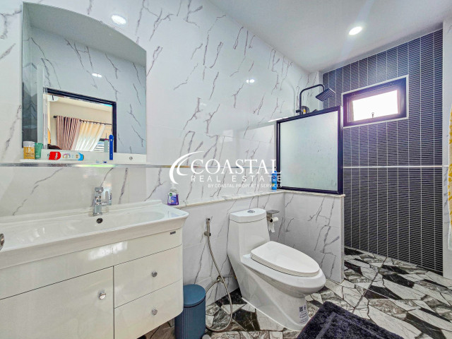 House For Sale Mabprachan/Pong