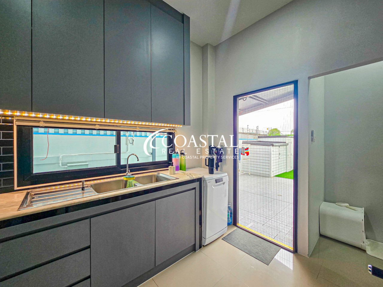 House For Sale Mabprachan/Pong