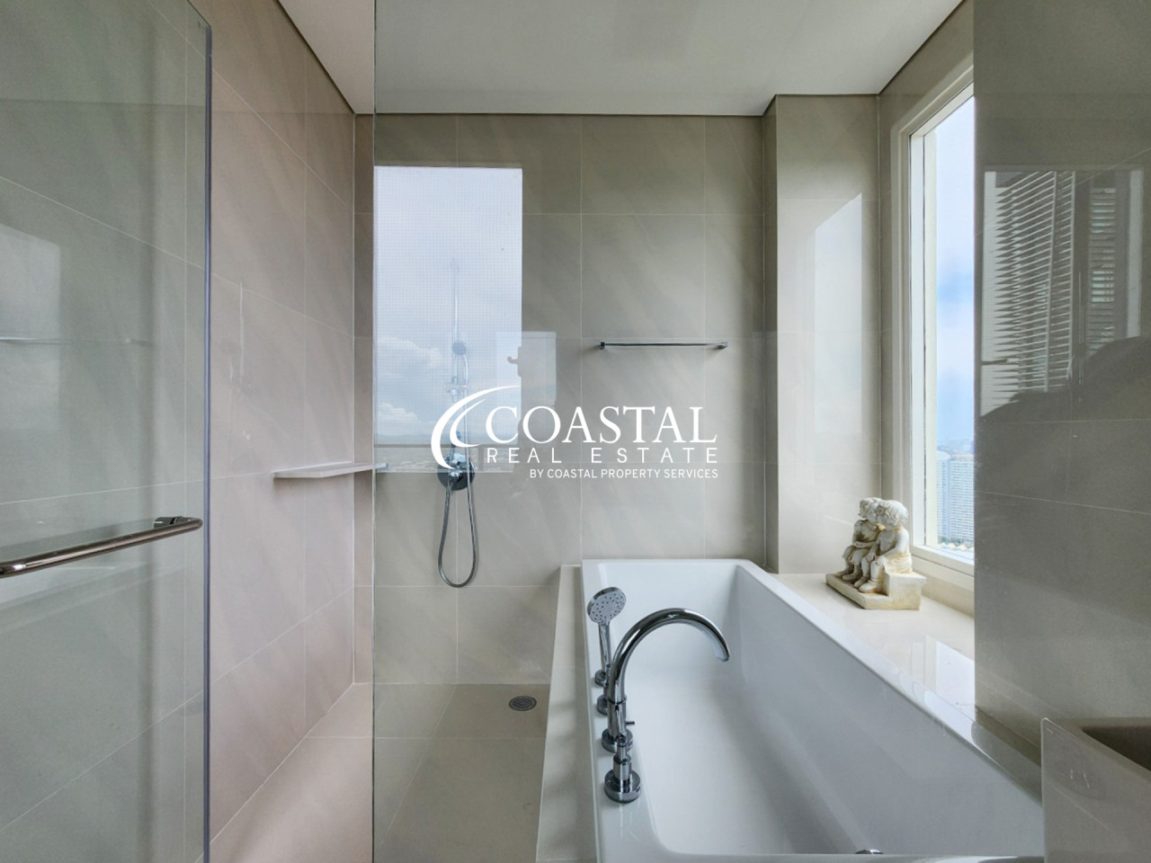 คอนโดสำหรับขายหรือเช่าที่จอมเทียน