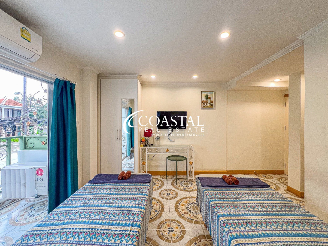 Commercial For Sale Wong Amat