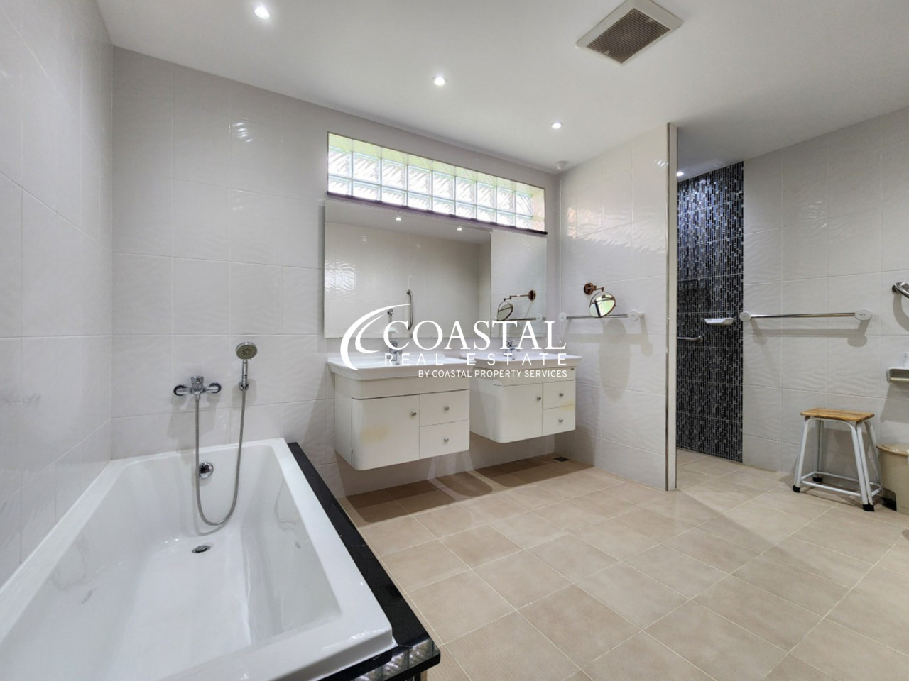 บ้านสำหรับขายหรือเช่าที่มาบประชัน/โป่ง