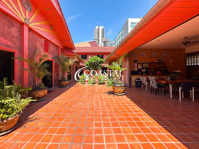 อสังหาริมทรัพย์เชิงพาณิชย์สำหรับขายที่พระตำหนัก