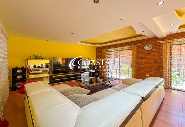 อสังหาริมทรัพย์เชิงพาณิชย์สำหรับขายที่พระตำหนัก