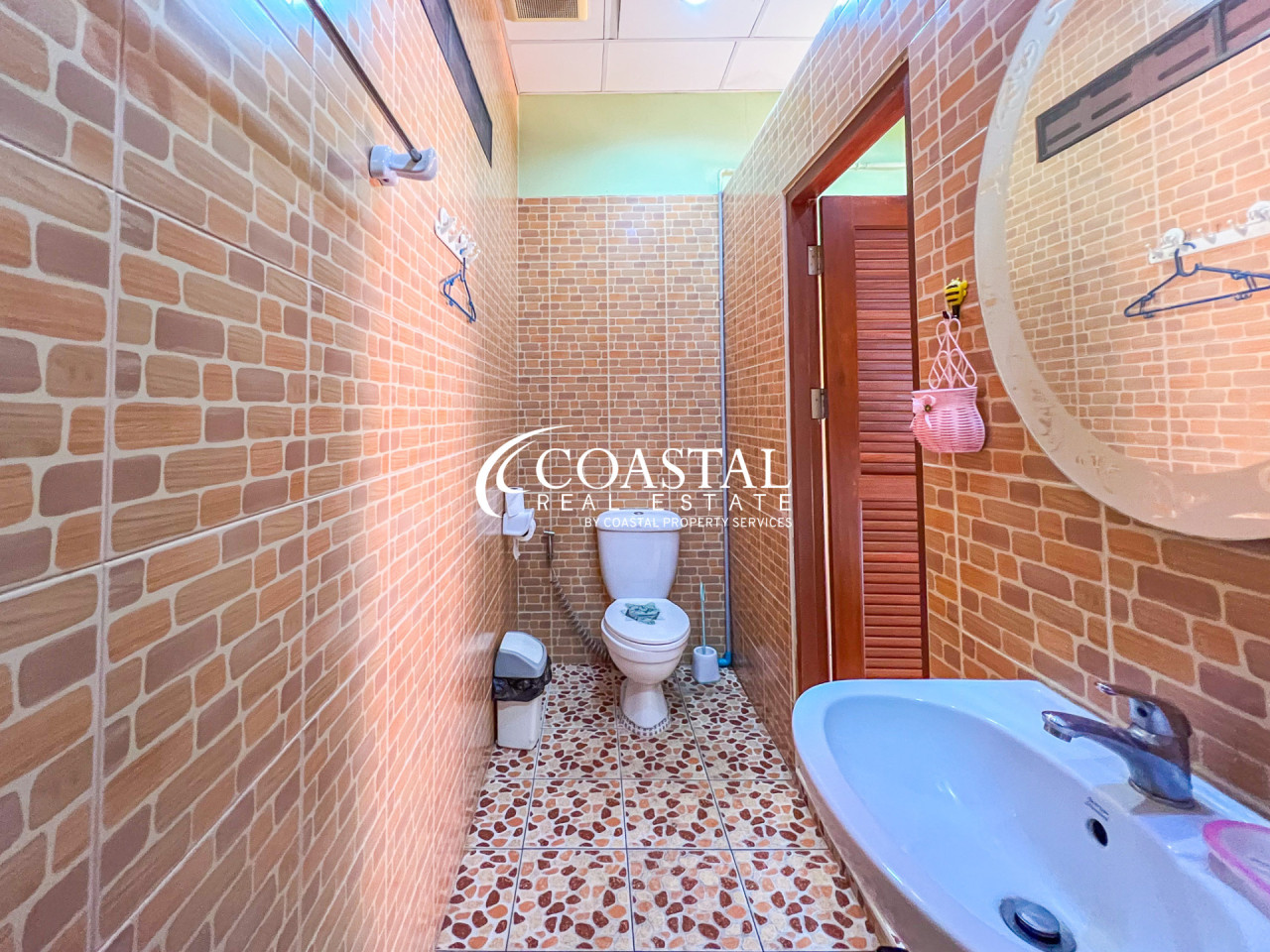 อสังหาริมทรัพย์เชิงพาณิชย์สำหรับขายที่พระตำหนัก