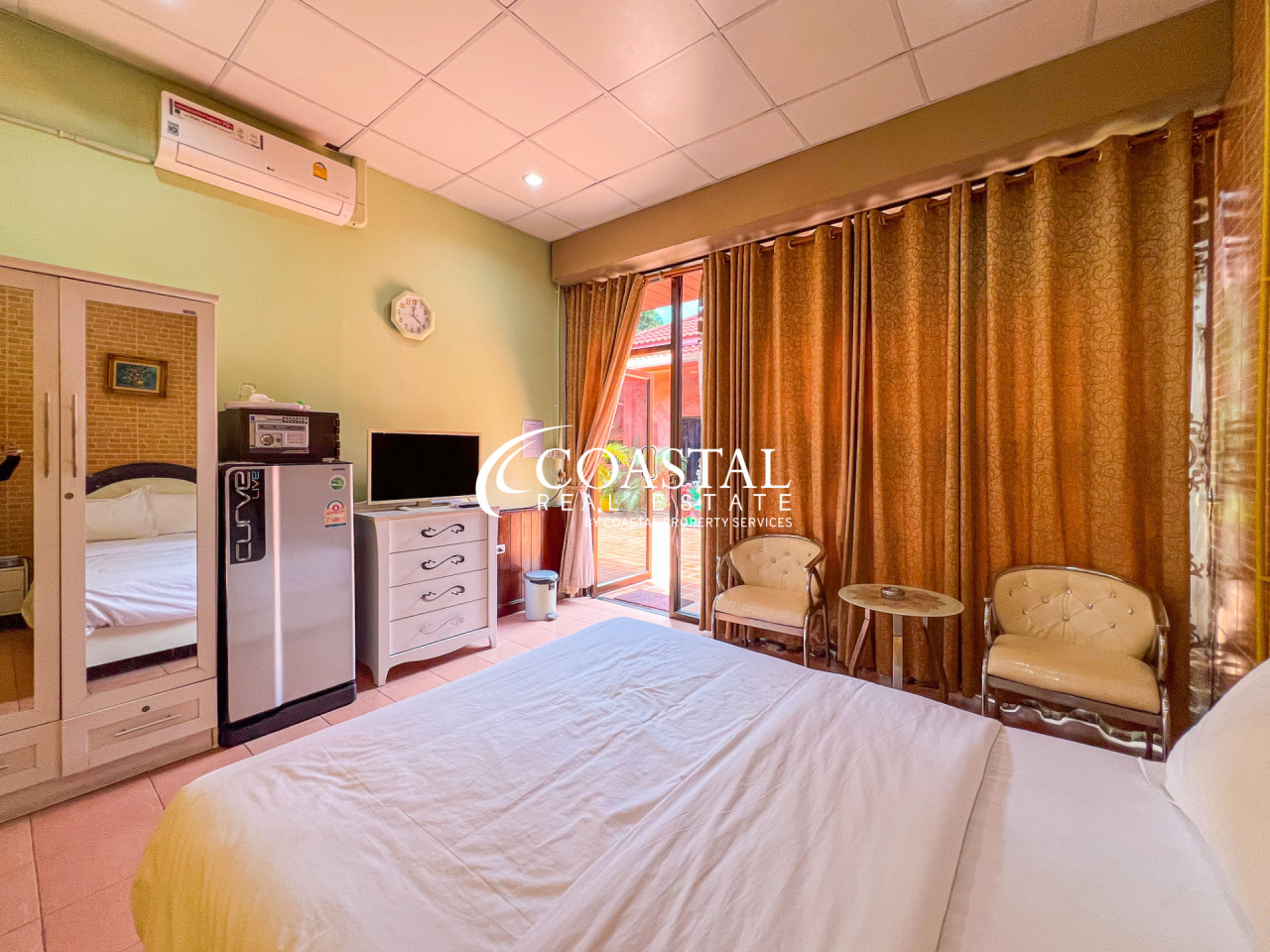 อสังหาริมทรัพย์เชิงพาณิชย์สำหรับขายที่พระตำหนัก