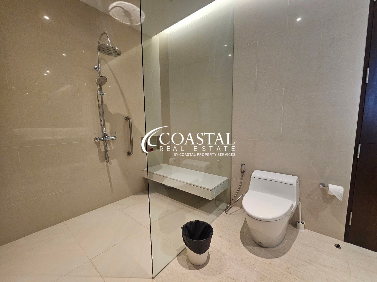 คอนโดสำหรับขายหรือเช่าที่บางเสร่