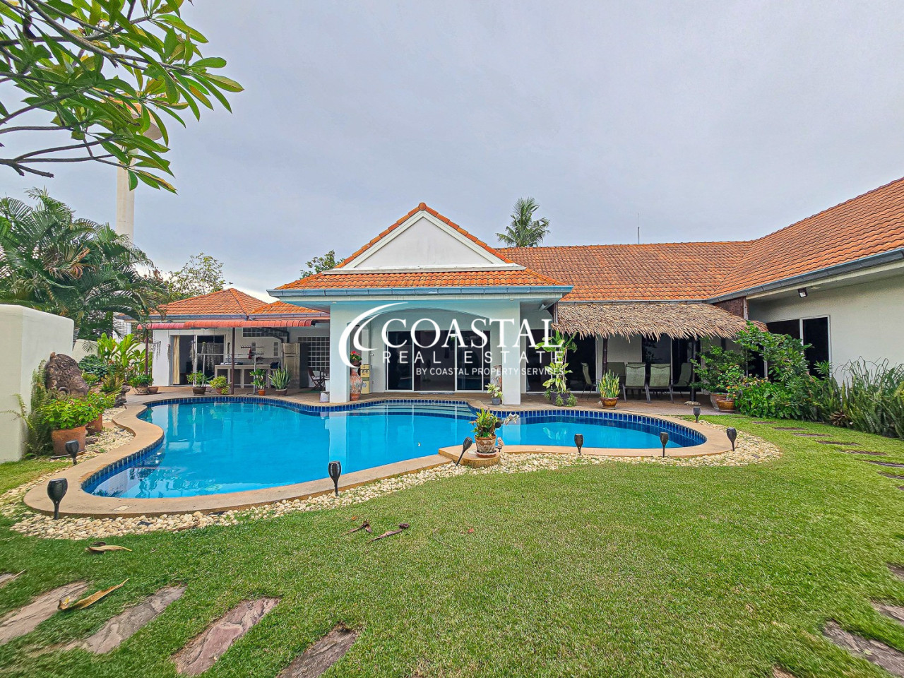 House For Rent Mabprachan/Pong