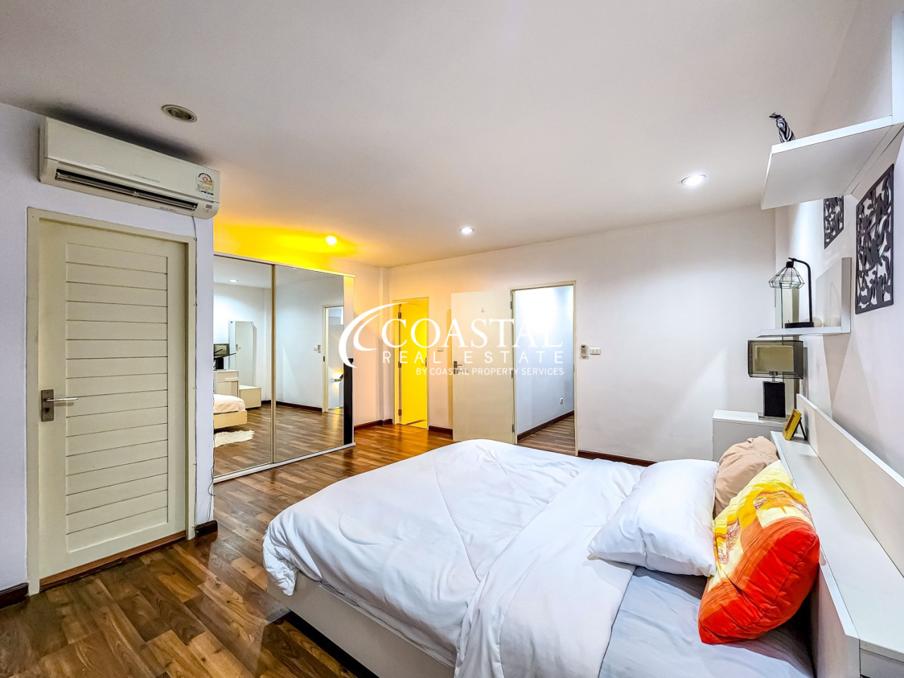 Townhouse For Sale And Rent Central Pattaya