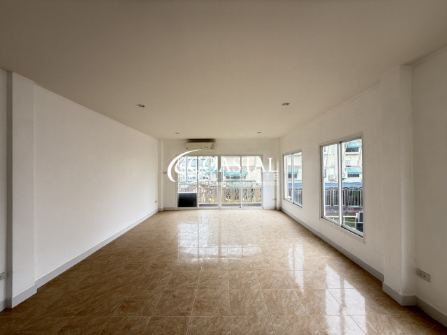 Commercial For Sale Central Pattaya