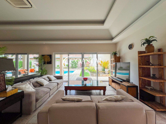 House For Sale Mabprachan/Pong