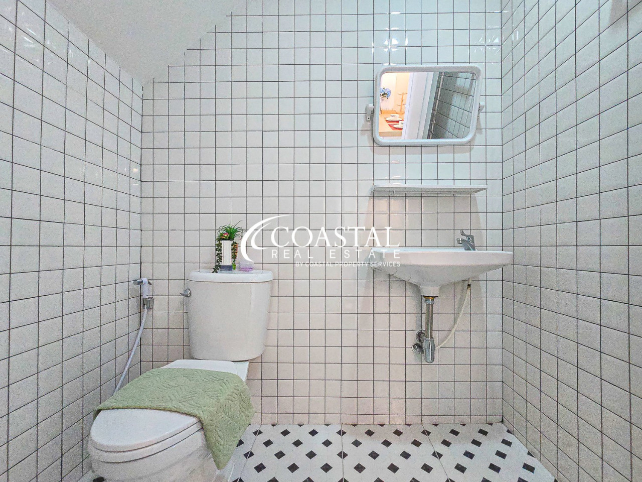 Townhouse For Sale East Pattaya