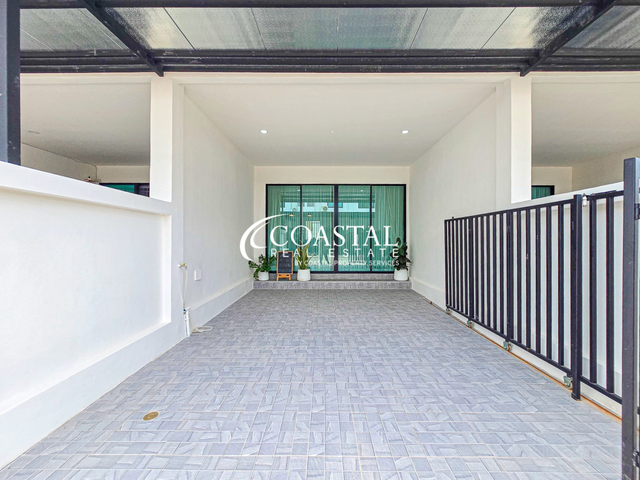 Townhouse For Sale East Pattaya