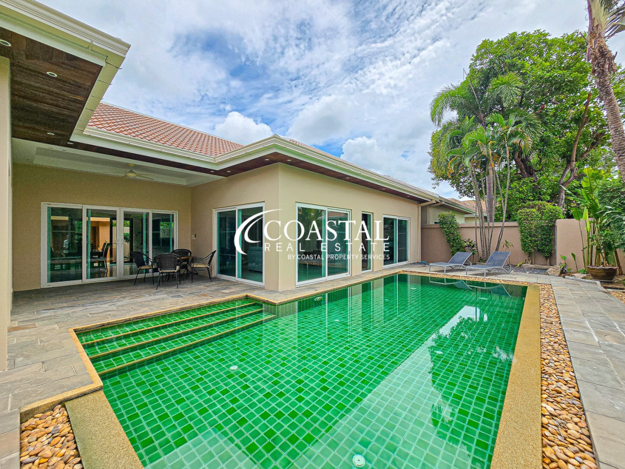 House For Rent Mabprachan/Pong