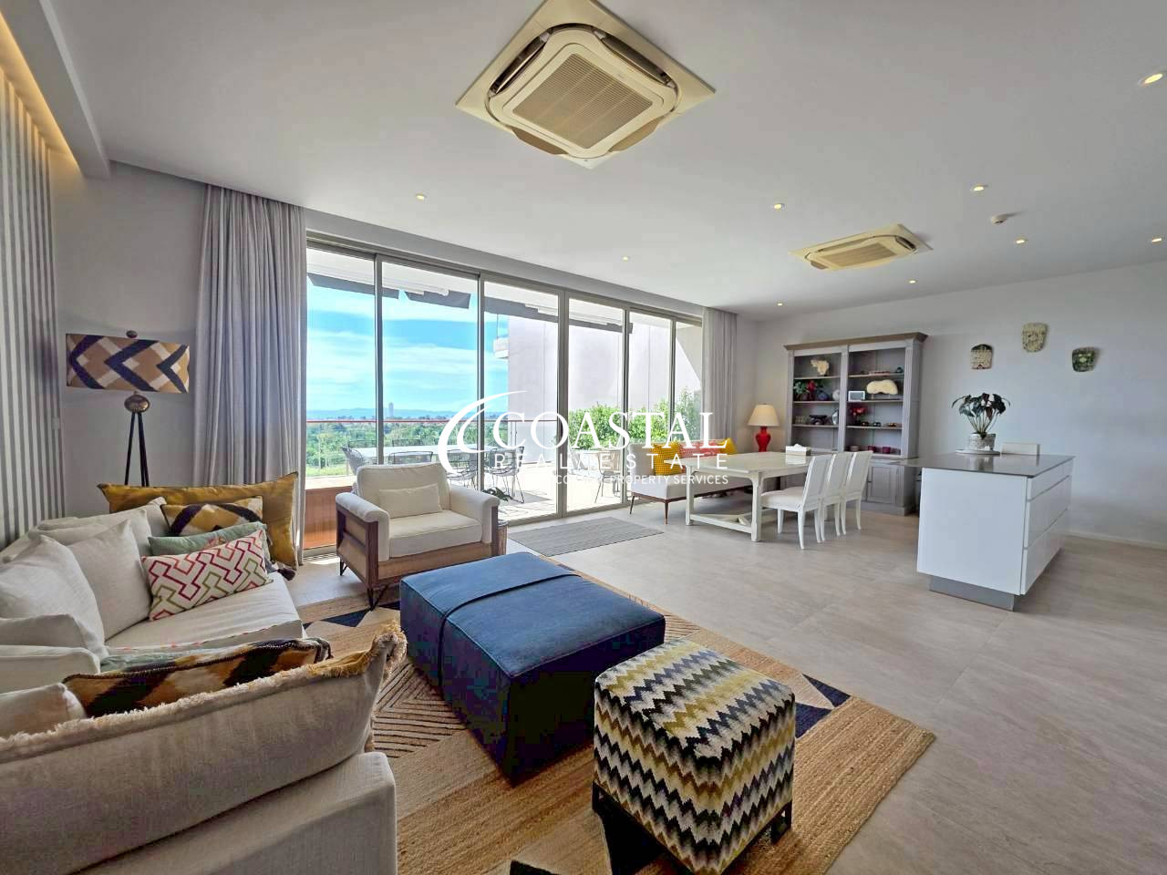 คอนโดสำหรับขายหรือเช่าที่บางเสร่