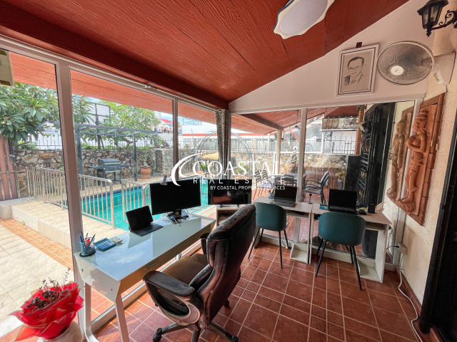 บ้านสำหรับขายที่พระตำหนัก