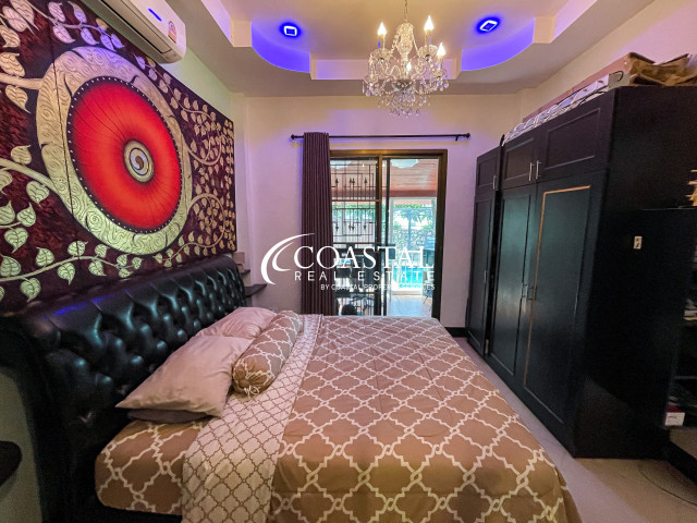 บ้านสำหรับขายที่พระตำหนัก