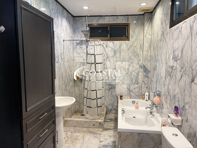 บ้านสำหรับขายที่พระตำหนัก