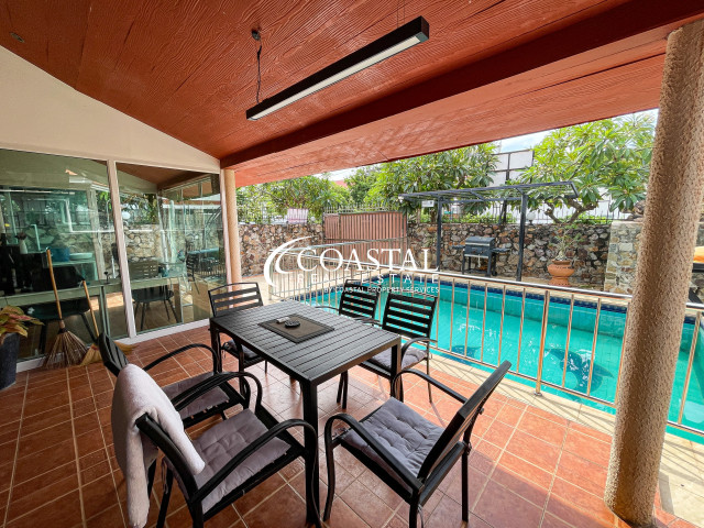 บ้านสำหรับขายที่พระตำหนัก