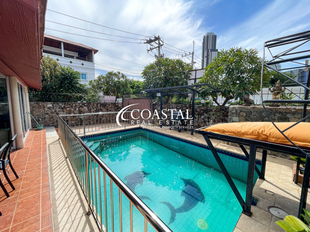 บ้านสำหรับขายที่พระตำหนัก