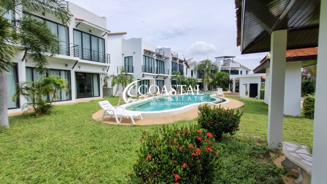 ทาวน์เฮ้าส์สำหรับขายที่ห้วยใหญ่